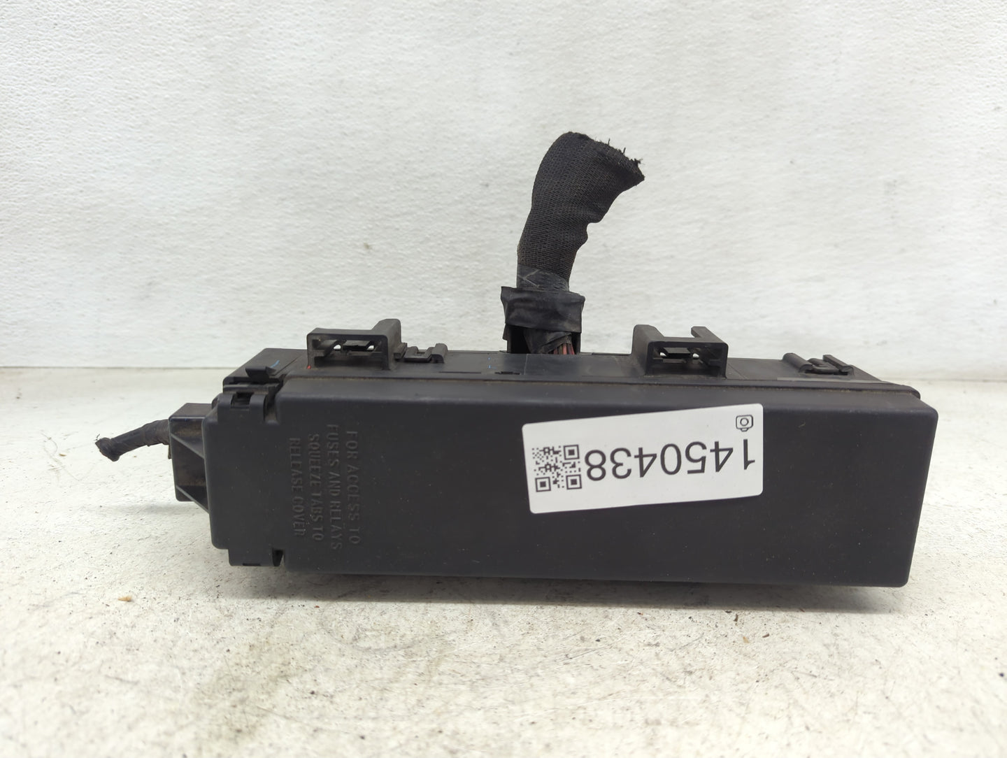 2003 Dodge Ram 1500 Van Fusebox Fuse Box Panel Relay Module P/N:4671168E 72472V Fits Fits 2002 OEM Used Auto Parts - Oemused
