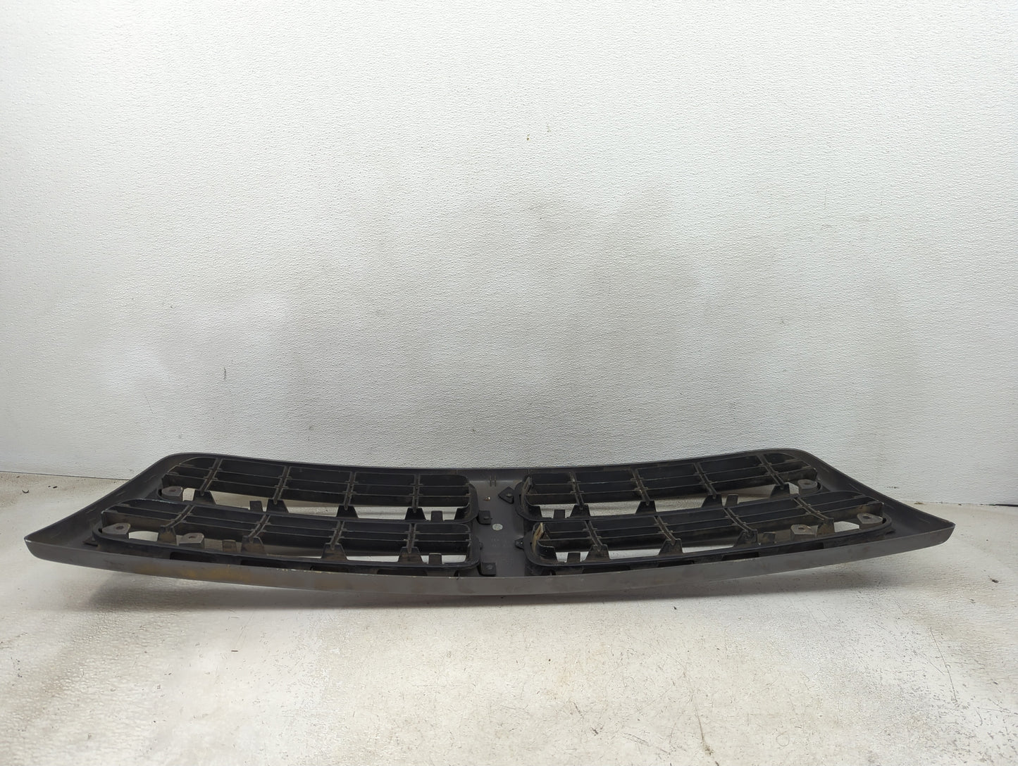 2003 Dodge Ram Van 2500 Front Grille Bumper Not Included - Oemusedautoparts1.com