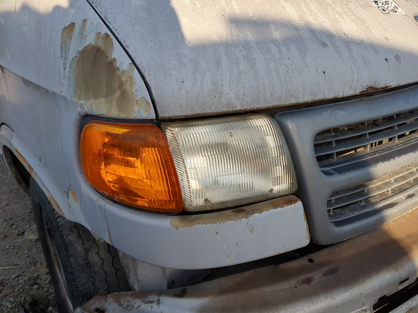 2003 Dodge Ram Van 2500 Passenger Right Oem Head Light Headlight Lamp - Oemusedautoparts1.com