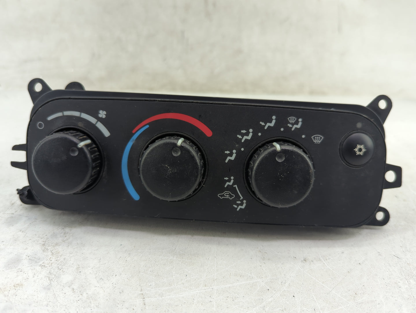 2003-2005 Dodge Ram 1500 Climate Control Module Temperature AC/Heater Replacement P/N:P55056322AC 55056322AC Fits OEM Used A