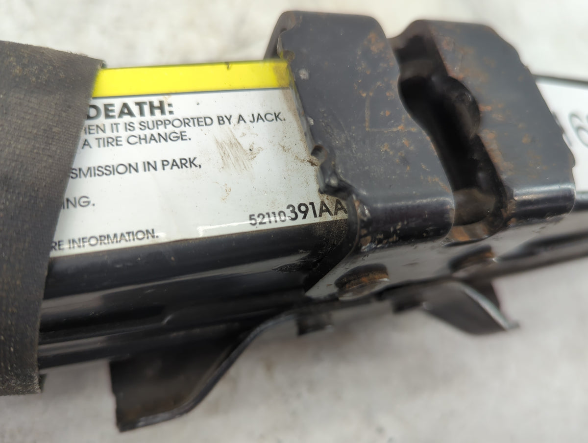 2003 Dodge Ram 1500 Spare Scissor Car Jack 1516305 - Oemusedautoparts1.com