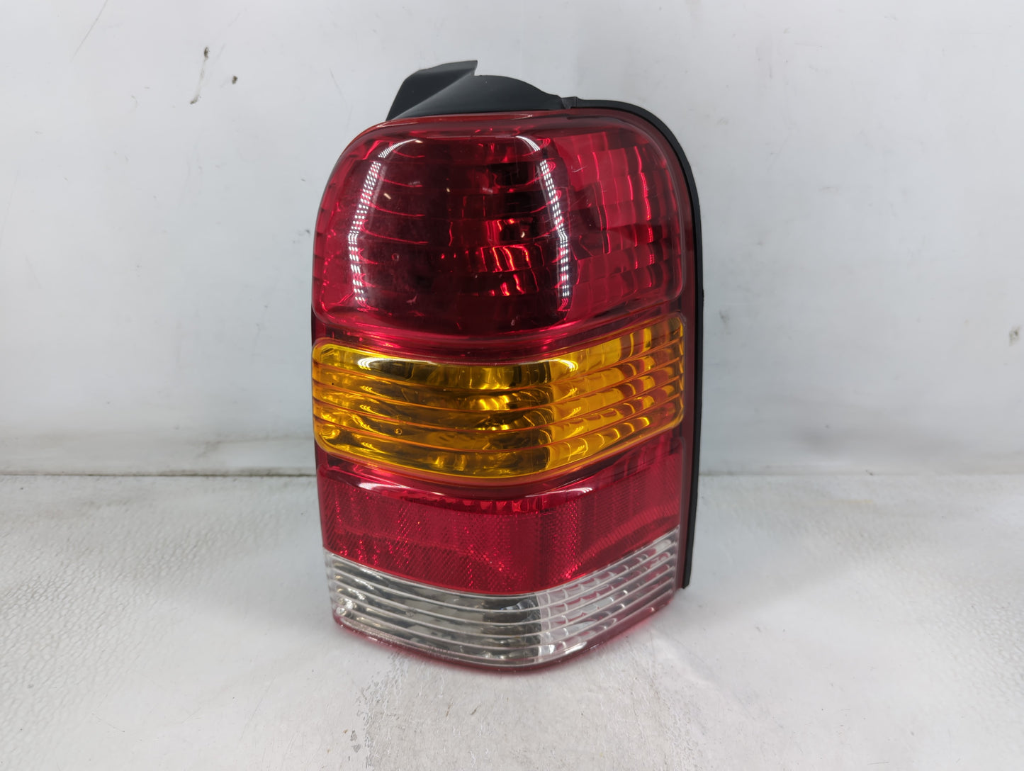 2003 Escape Escape Tail Light Assembly Passenger Right OEM Fits Fits 2001 2002 2004 2005 2006 2007 OEM Used Auto Parts - Oem