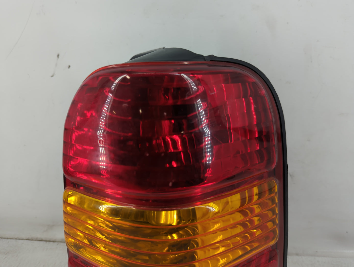 2003 Escape Escape Tail Light Assembly Passenger Right OEM Fits Fits 2001 2002 2004 2005 2006 2007 OEM Used Auto Parts - Oem