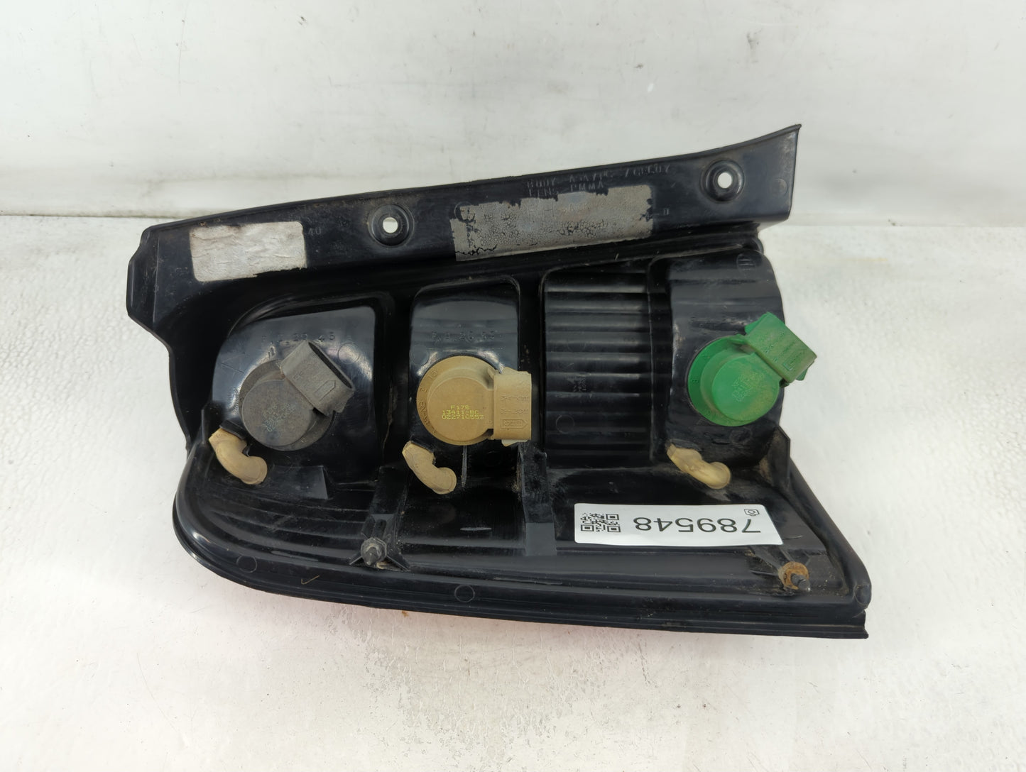 2003 Escape Escape Tail Light Assembly Passenger Right OEM Fits Fits 2001 2002 2004 2005 2006 2007 OEM Used Auto Parts - Oem