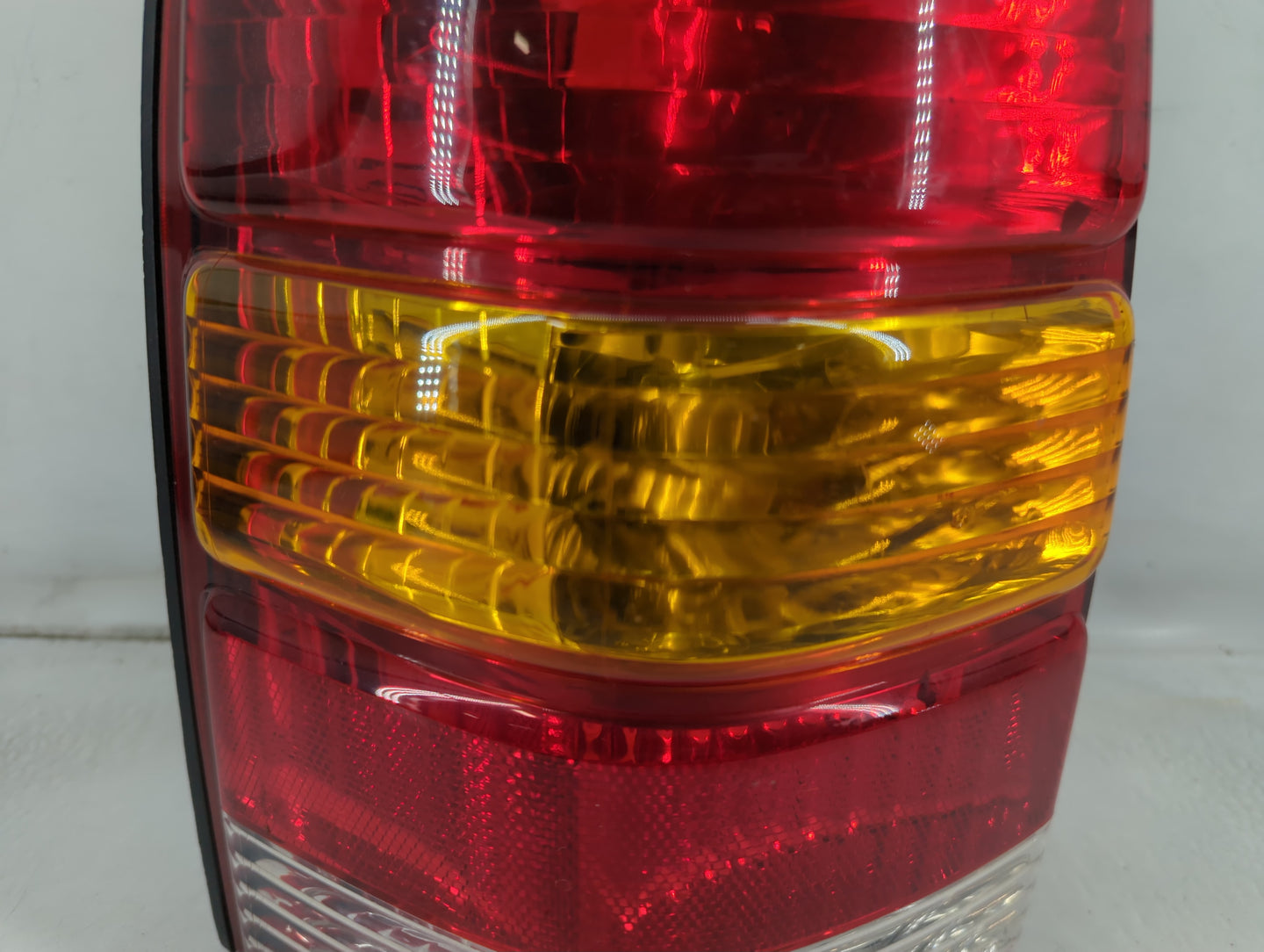 2003 Escape Escape Tail Light Assembly Driver Left OEM Fits Fits 2001 2002 2004 2005 2006 2007 OEM Used Auto Parts - Oemused