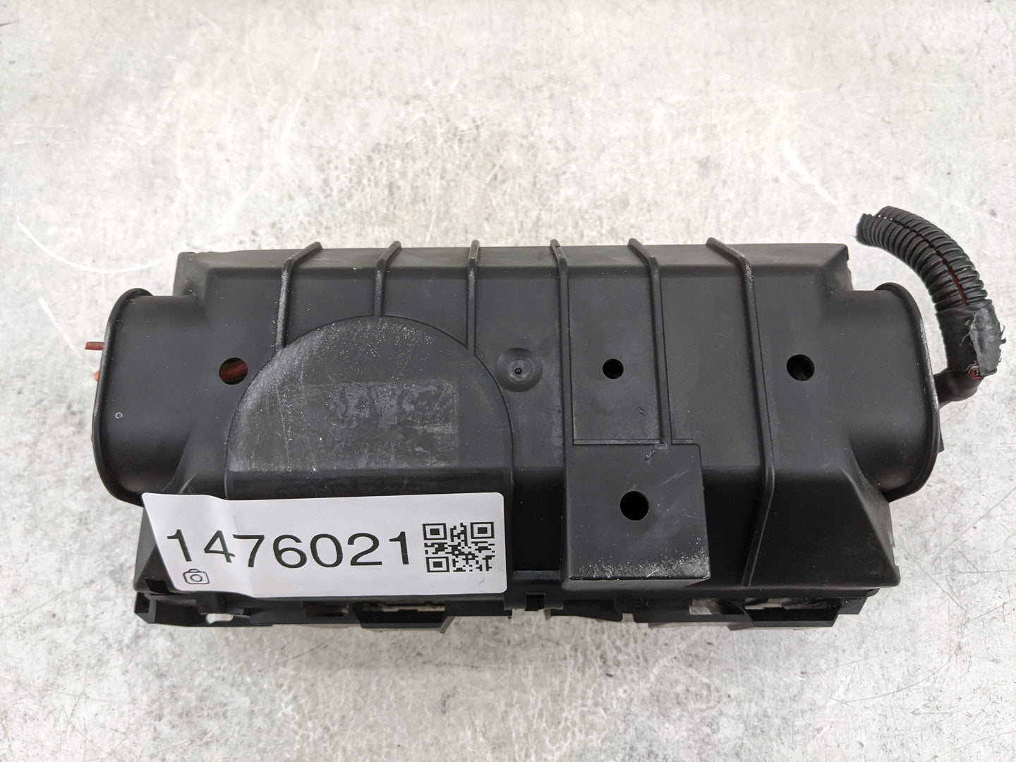 2003-2005 Ford Crown Victoria Fusebox Fuse Box Panel Relay Module P/N:F0AB-14B192-AA Fits Fits 2003 2004 2005 OEM Used Auto 