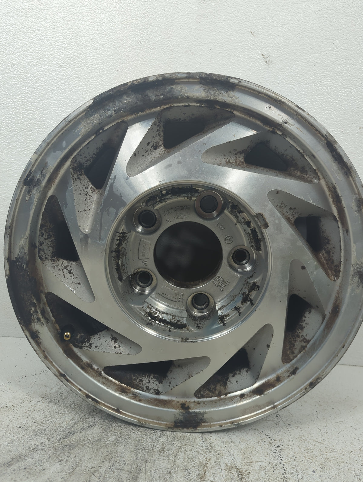 2003-2003 Ford E-150 Club Wagon Oem Wheel Rim 5000791 - Oemusedautoparts1.com