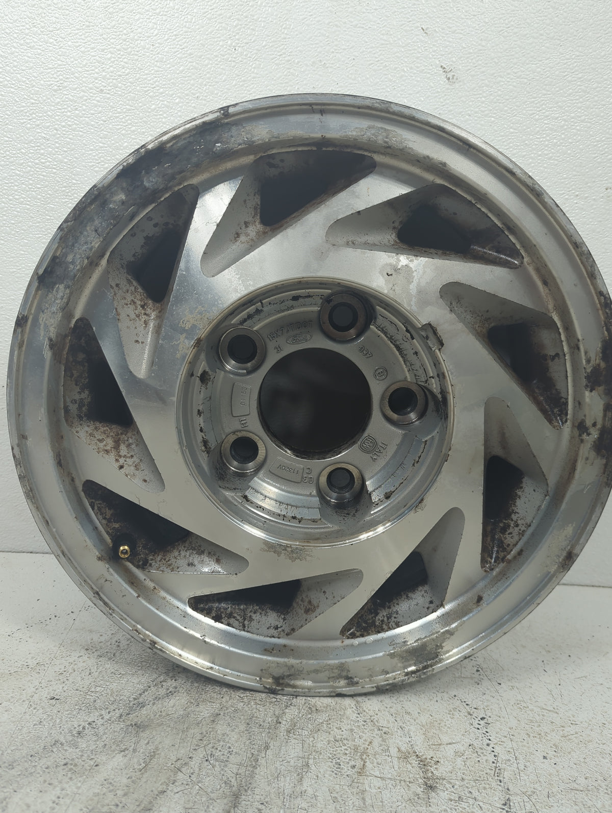 2003-2003 Ford E-150 Club Wagon Oem Wheel Rim 5000793 - Oemusedautoparts1.com