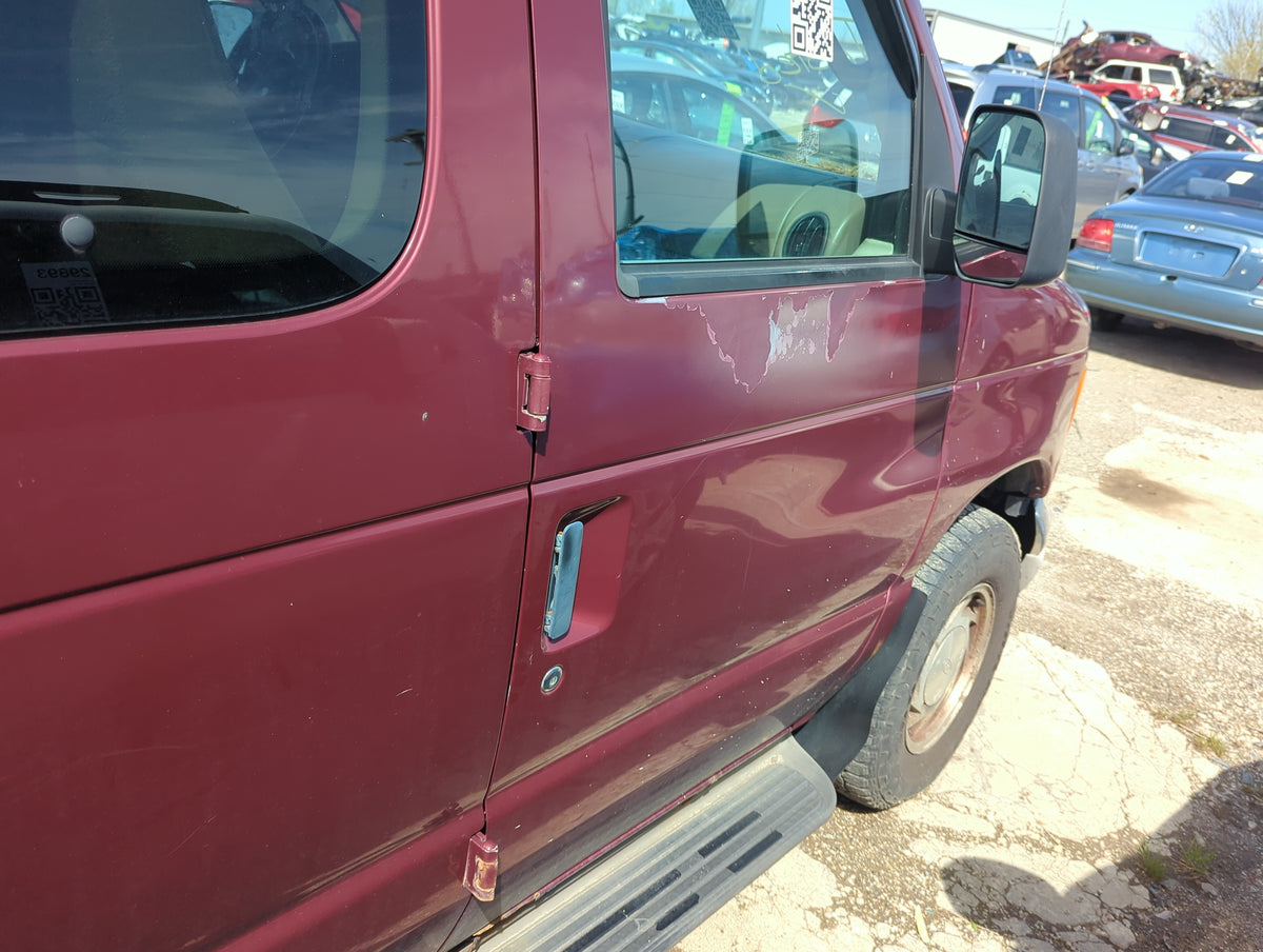 2003-2005 Ford E-150 Club Wagon Passenger Front Door Oem - Oemusedautoparts1.com