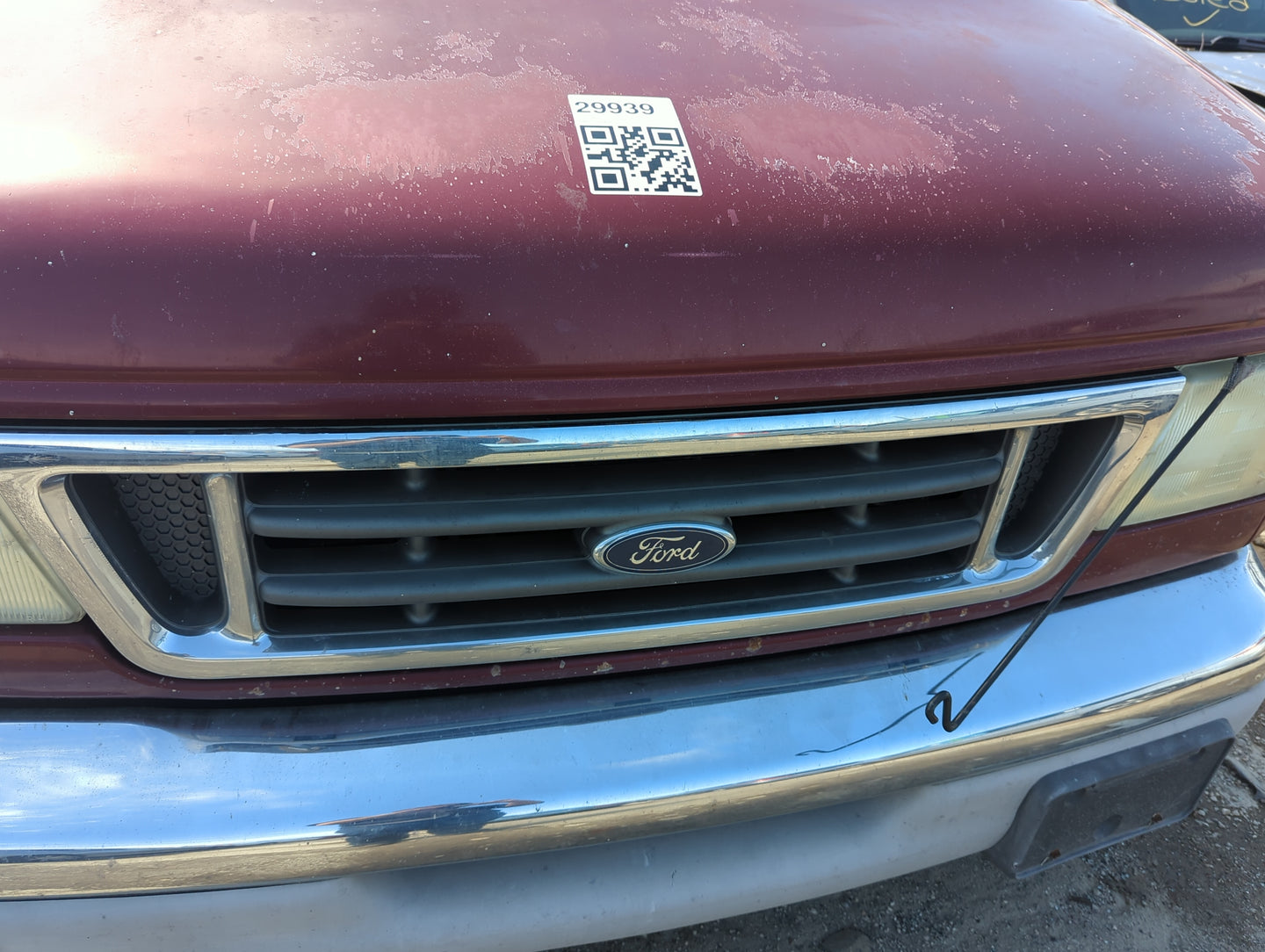 2003-2005 Ford E-150 Club Wagon Front Grille Bumper Not Included - Oemusedautoparts1.com