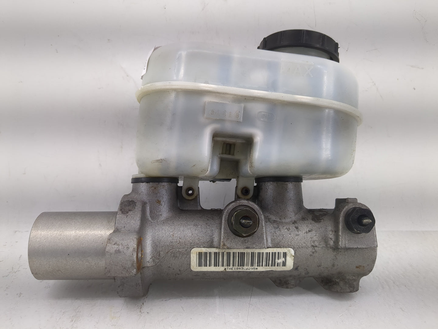 1999-2000 Ford E-350 Econoline Brake Master Cylinder - Oemusedautoparts1.com