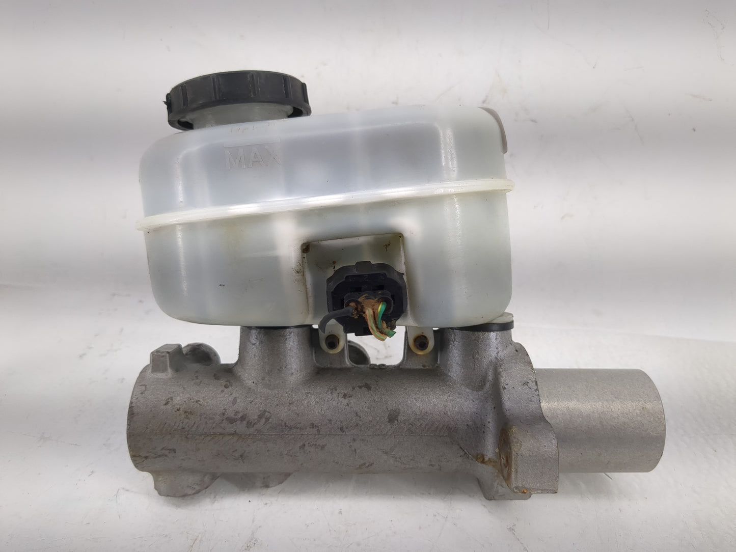 1999-2000 Ford E-350 Econoline Brake Master Cylinder - Oemusedautoparts1.com