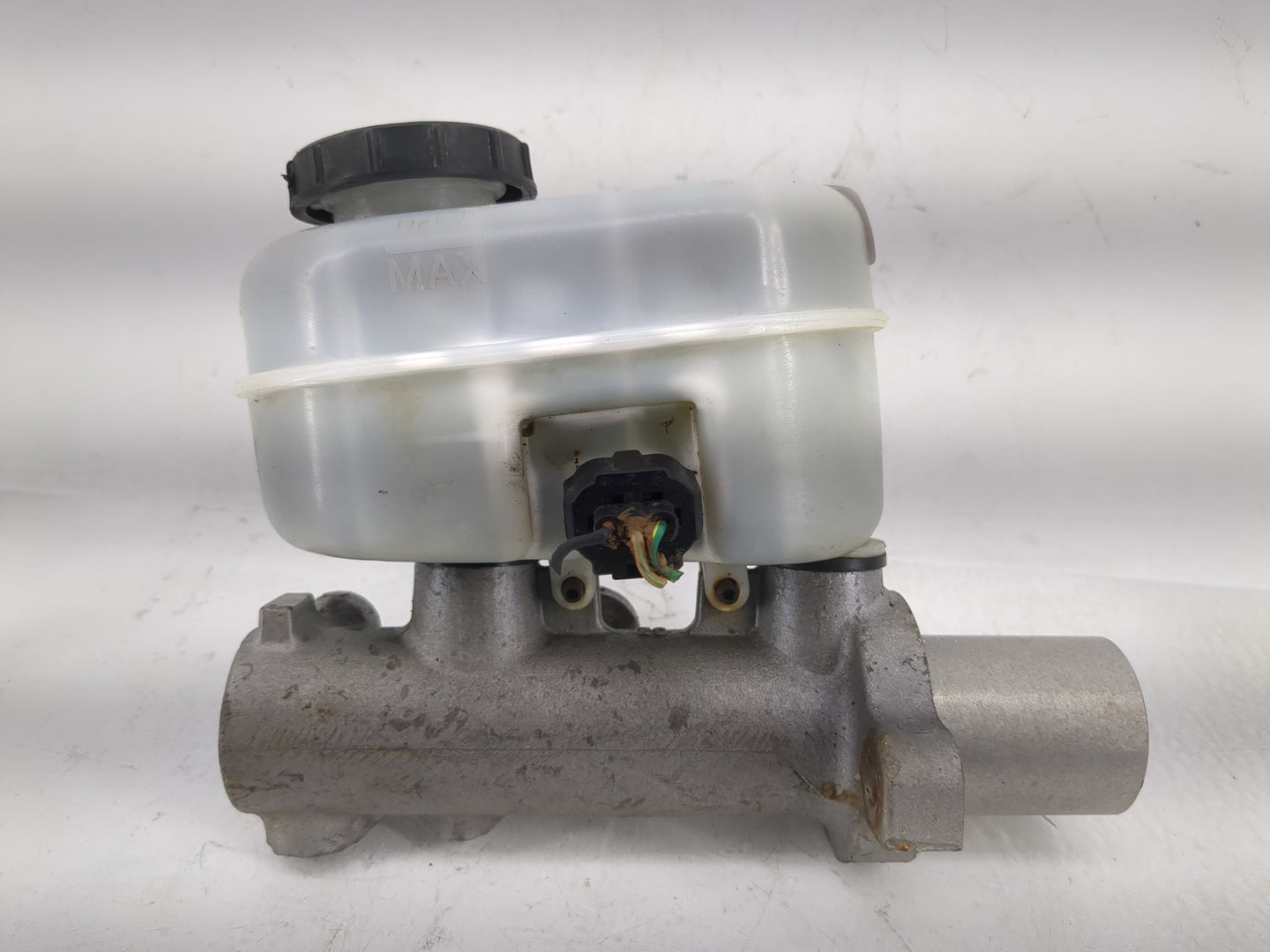 1999-2000 Ford E-350 Econoline Brake Master Cylinder - Oemusedautoparts1.com