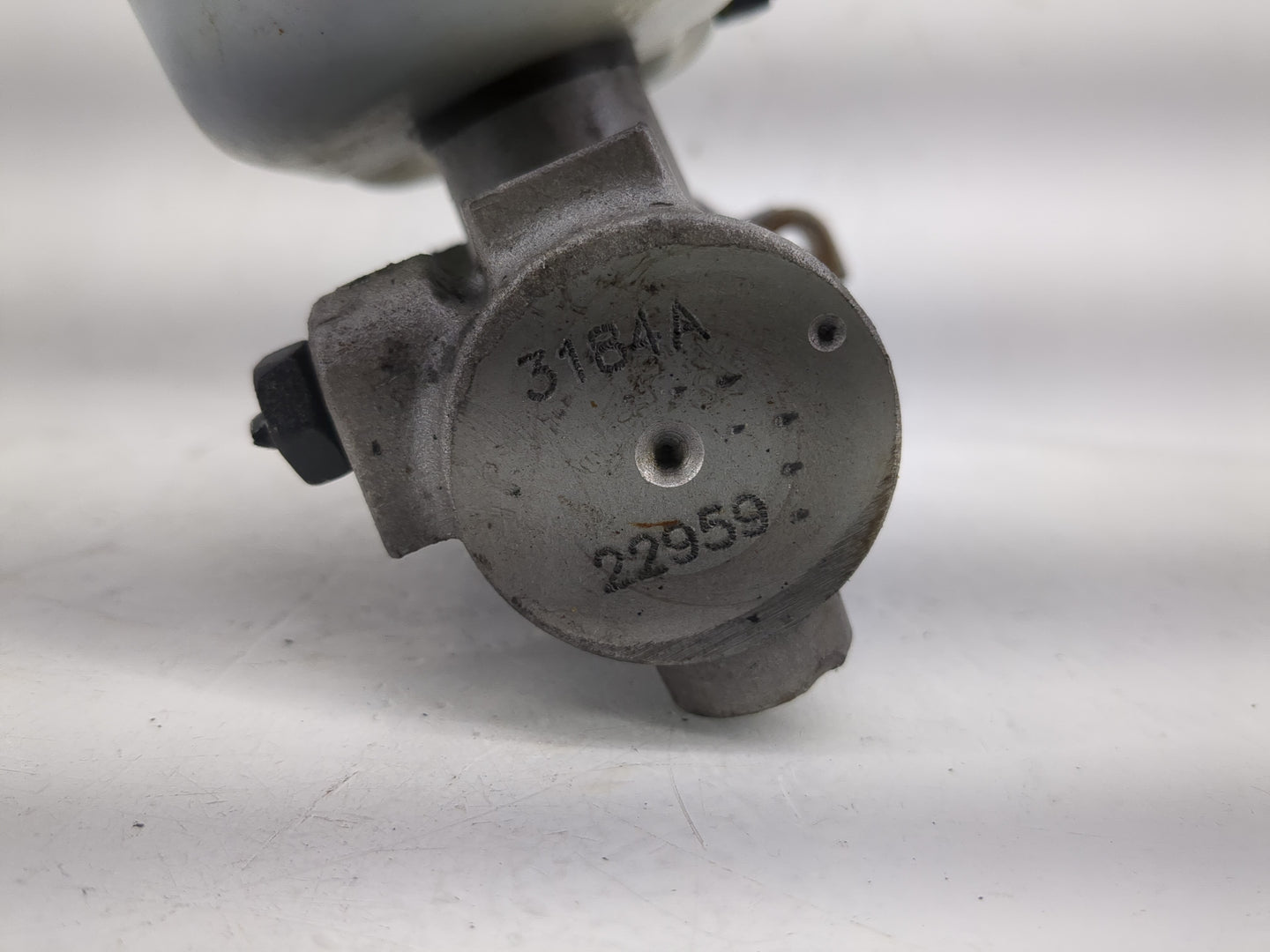 1999-2000 Ford E-350 Econoline Brake Master Cylinder - Oemusedautoparts1.com