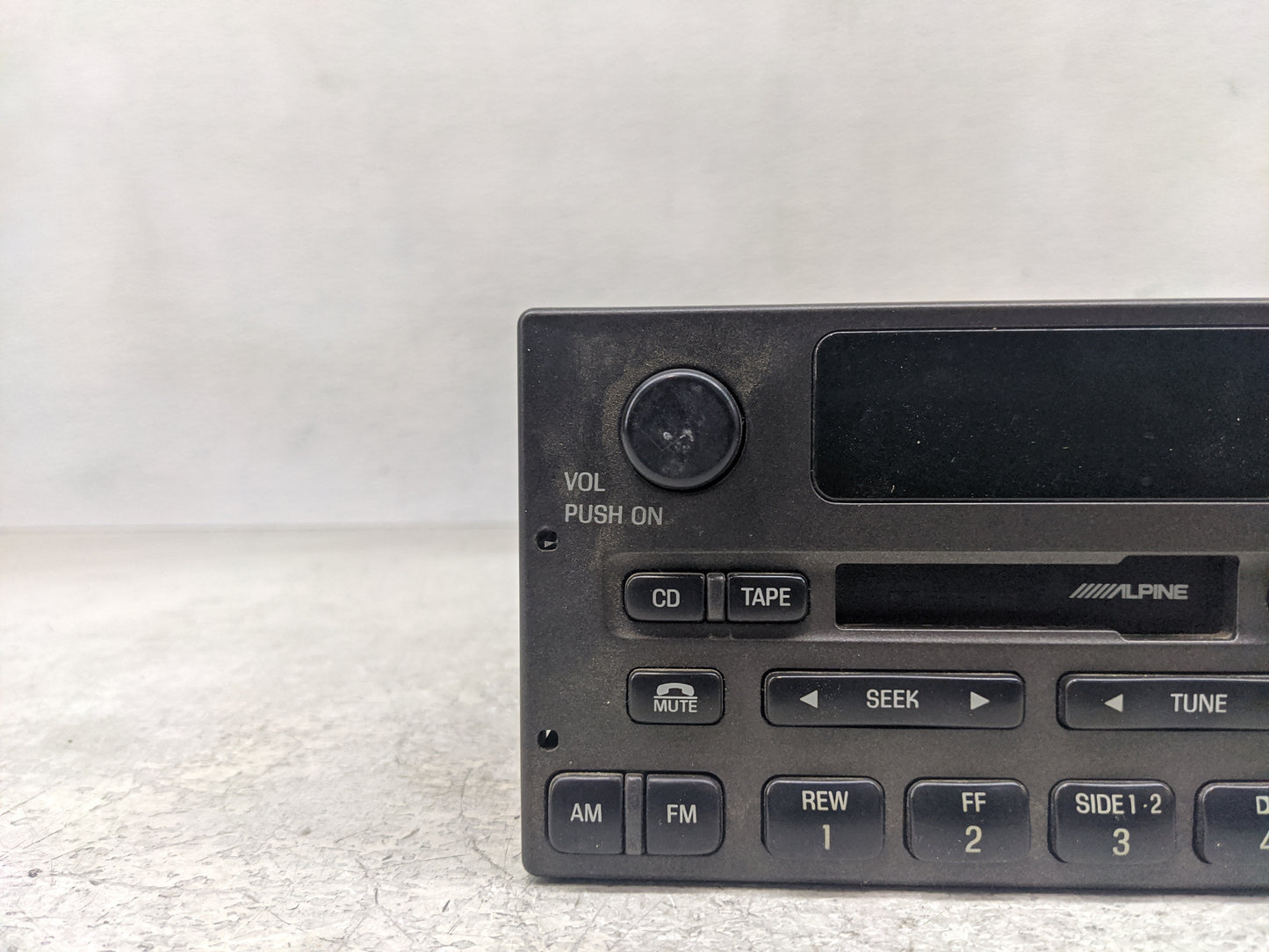 2002-2004 Ford Escape Radio AM FM Cd Player Receiver Replacement P/N:1W1F-18C870-HB Fits Fits 2002 2003 2004 OEM Used Auto P
