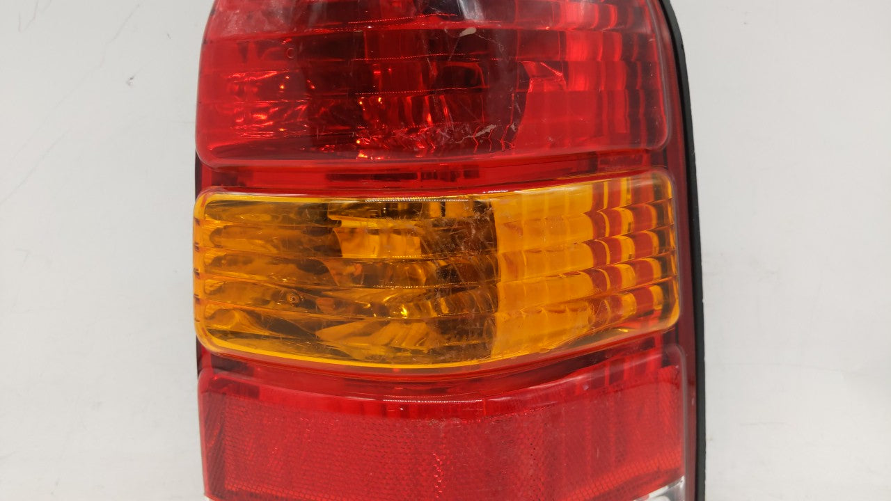 2001-2007 Ford Escape Tail Light Assembly Passenger Right OEM P/N:4L84-13B504-D Fits Fits 2001 2002 2003 2004 2005 2006 2007