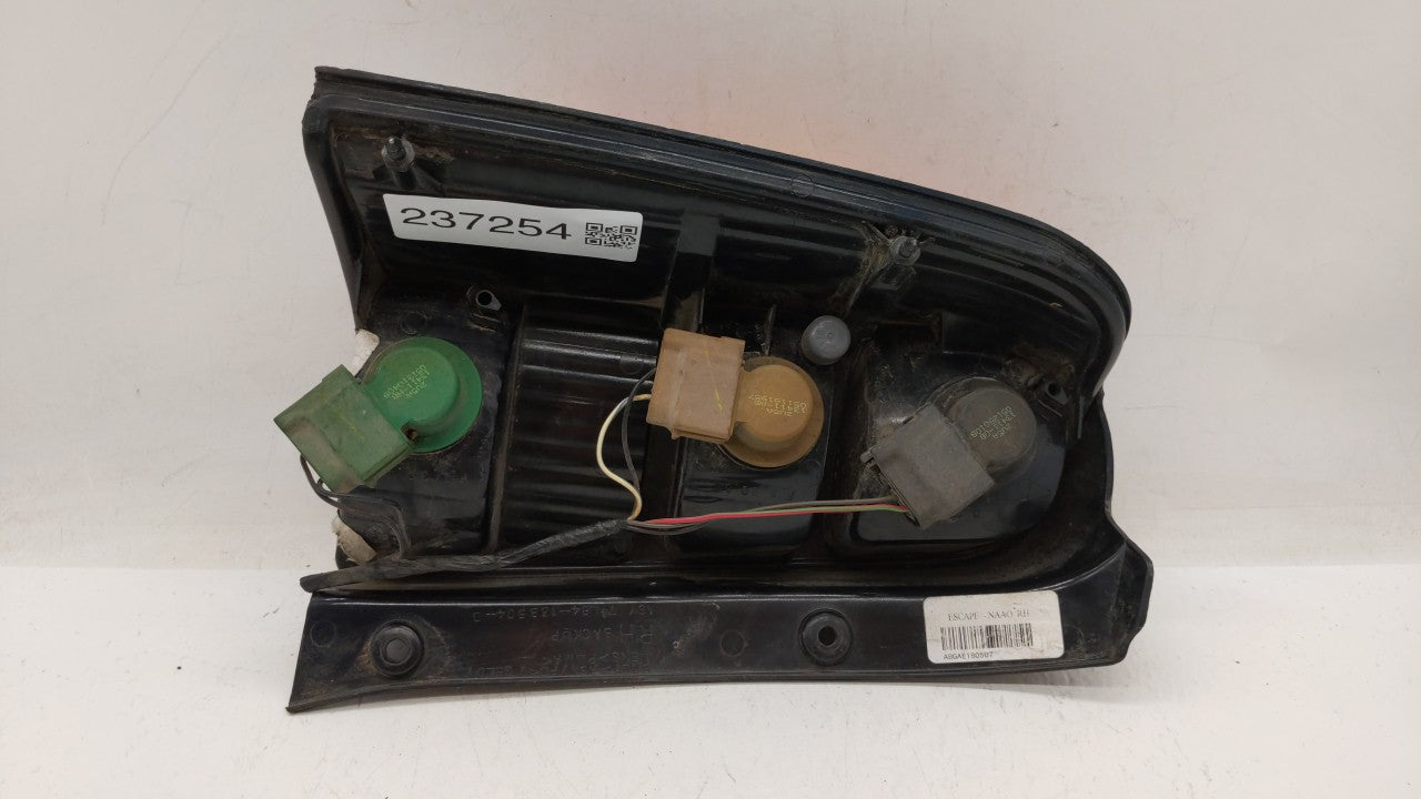 2001-2007 Ford Escape Tail Light Assembly Passenger Right OEM P/N:4L84-13B504-D Fits Fits 2001 2002 2003 2004 2005 2006 2007