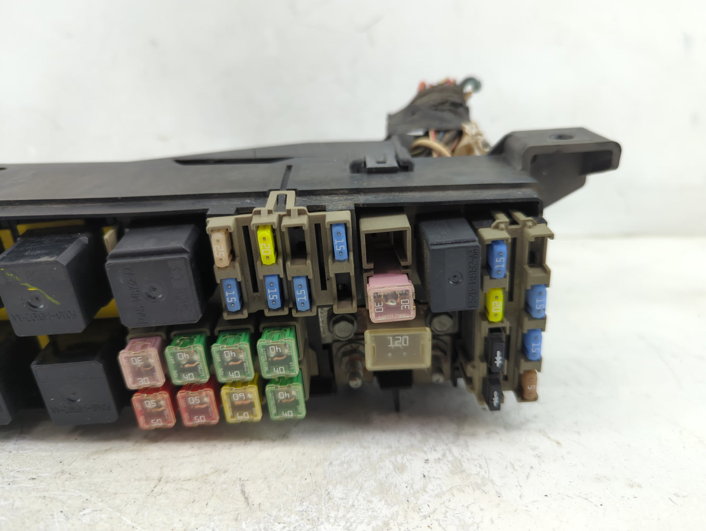 2001-2004 Ford Escape Fusebox Fuse Box Panel Relay Module Fits Fits 2001 2002 2003 2004 OEM Used Auto Parts - Oemusedautopar