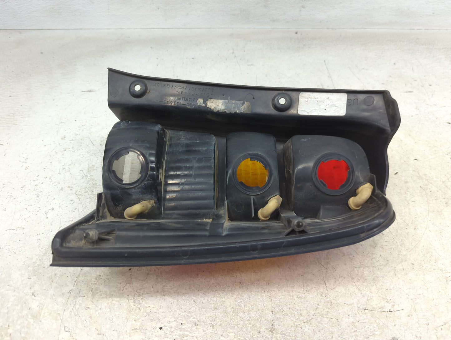2001-2007 Ford Escape Tail Light Assembly Driver Left OEM Fits Fits 2001 2002 2003 2004 2005 2006 2007 OEM Used Auto Parts -