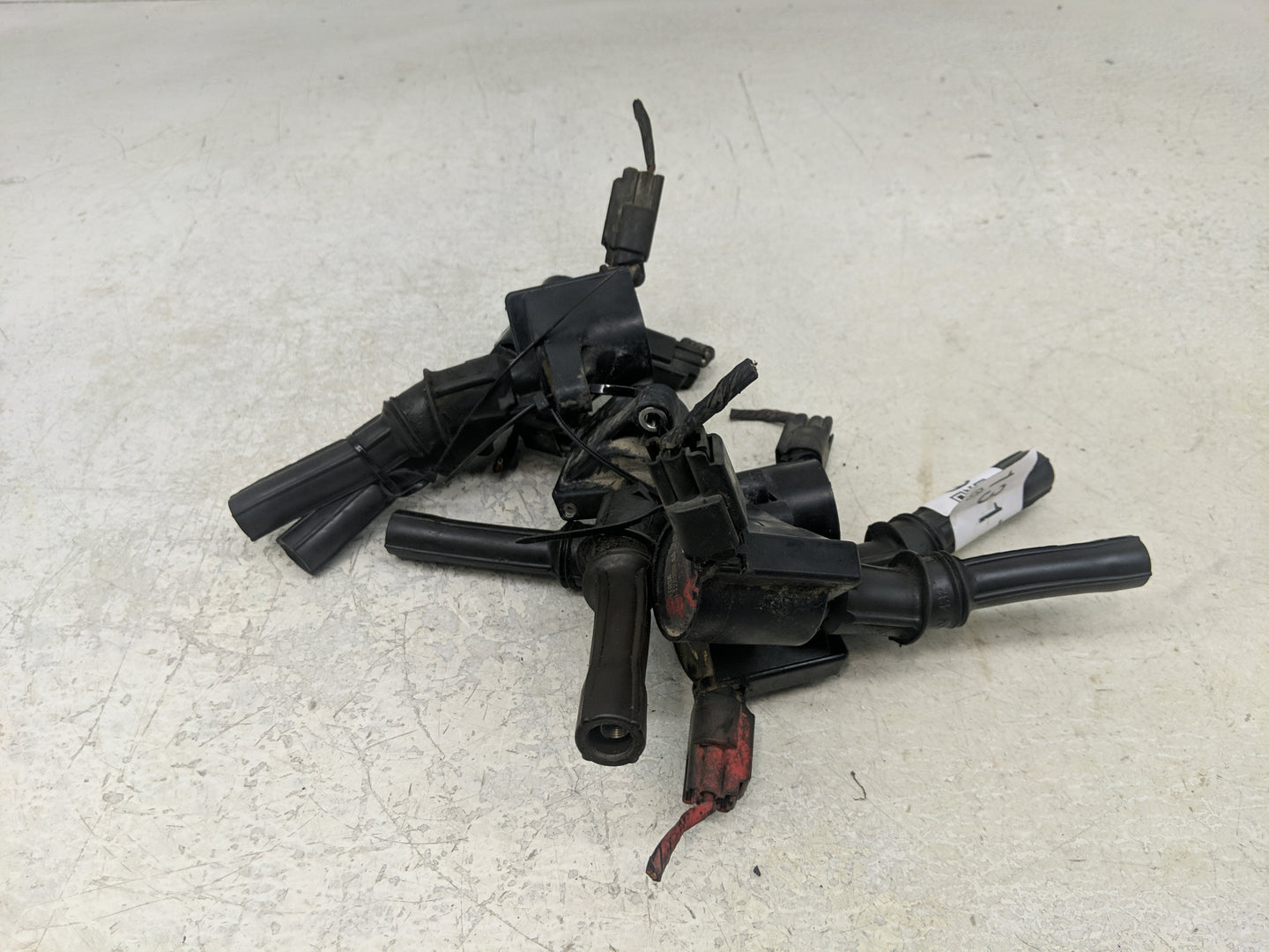 2001-2004 Ford Expedition Ignition Coil Igniter Pack - Oemusedautoparts1.com