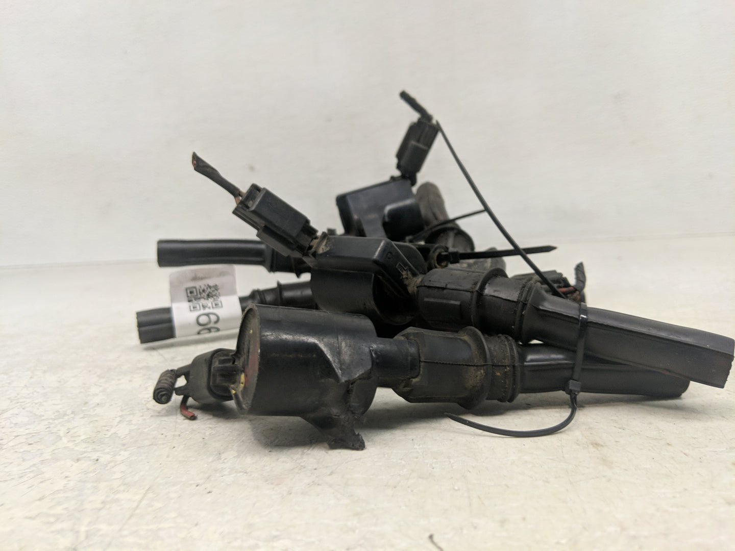 2001-2004 Ford Expedition Ignition Coil Igniter Pack - Oemusedautoparts1.com