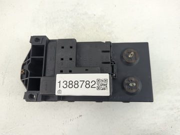 2003-2004 Ford Expedition Fusebox Fuse Box Panel Relay Module P/N:F65B-14A075-A Fits Fits 2003 2004 OEM Used Auto Parts - Oe