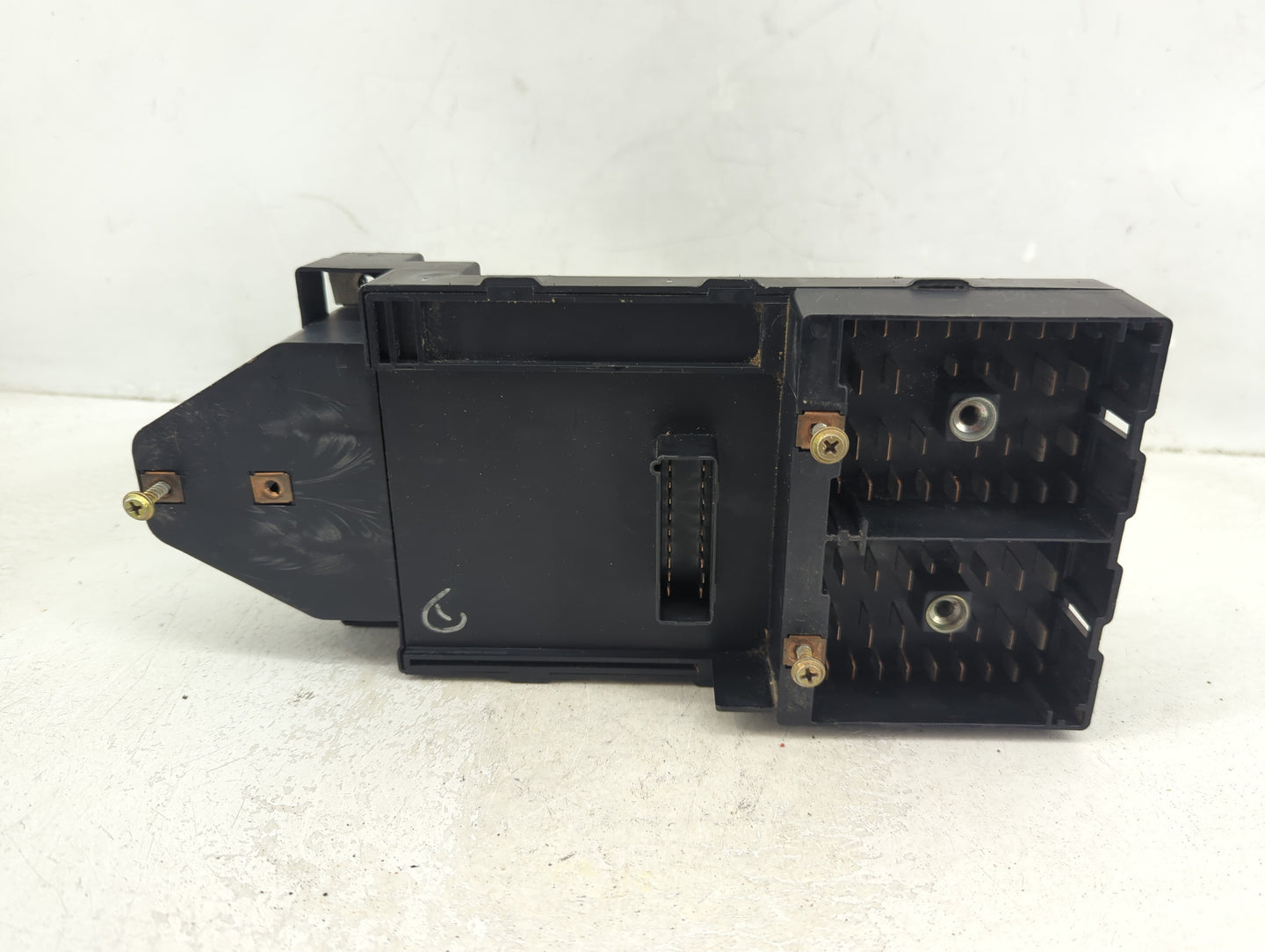 2003-2004 Ford Expedition Fusebox Fuse Box Panel Relay Module P/N:F65B-14A075-A Fits Fits 2003 2004 OEM Used Auto Parts - Oe
