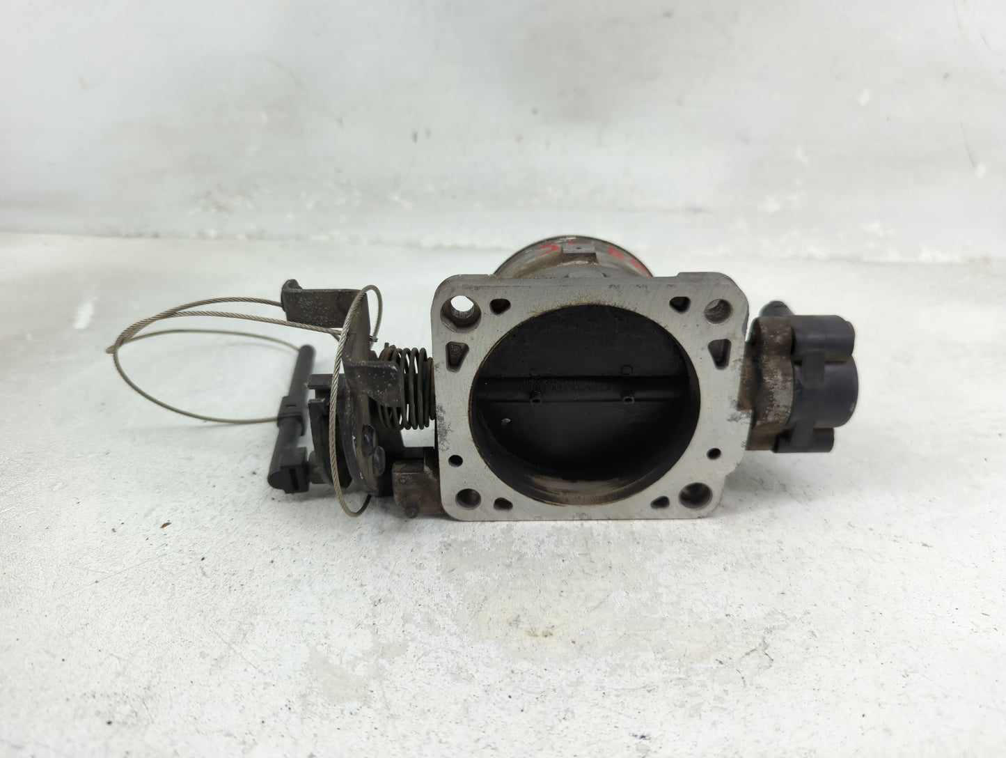 2003 Ford Expedition Throttle Body P/N:2L1U-CA Fits Fits 2000 2001 2002 2004 OEM Used Auto Parts - Oemusedautoparts1.com