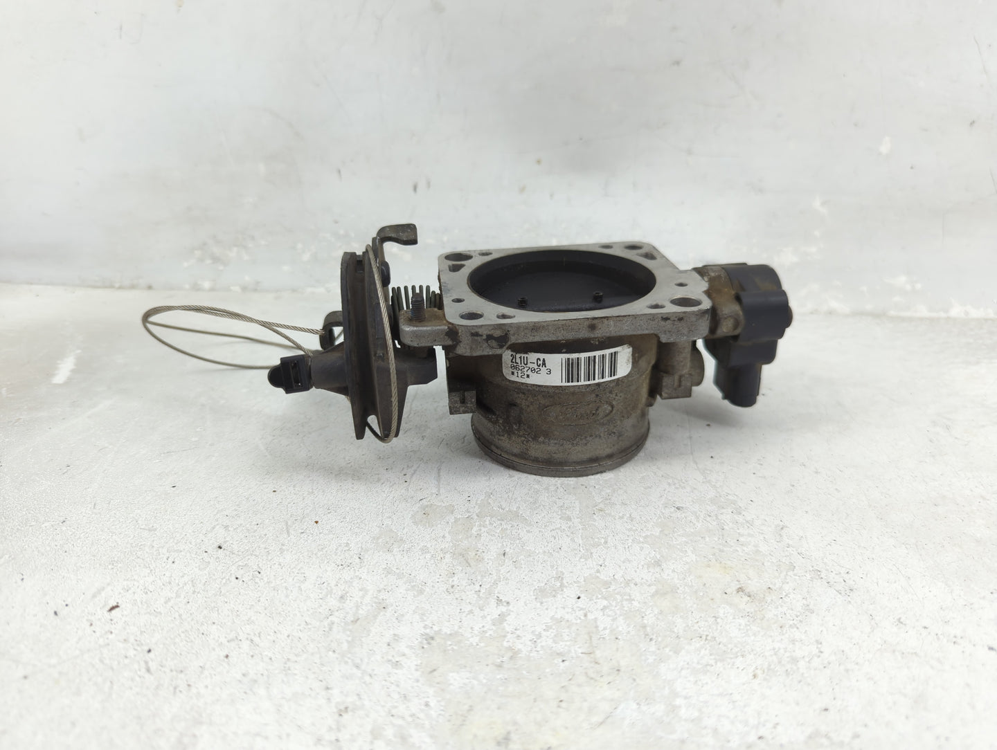 2003 Ford Expedition Throttle Body P/N:2L1U-CA Fits Fits 2000 2001 2002 2004 OEM Used Auto Parts - Oemusedautoparts1.com