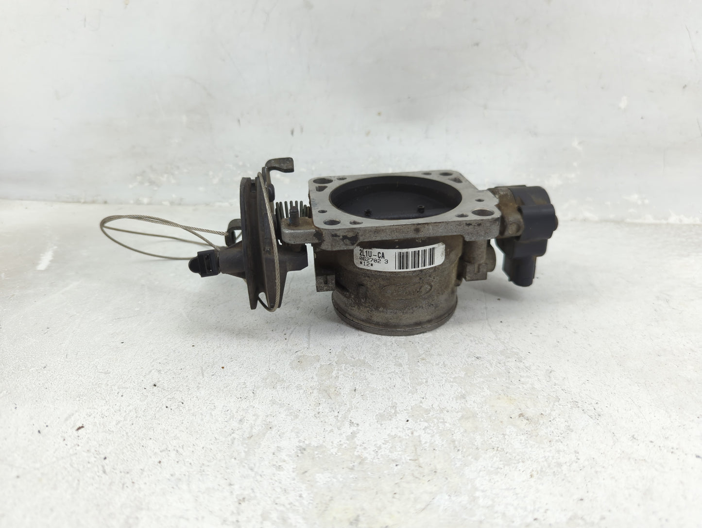 2003 Ford Expedition Throttle Body P/N:2L1U-CA Fits Fits 2000 2001 2002 2004 OEM Used Auto Parts - Oemusedautoparts1.com