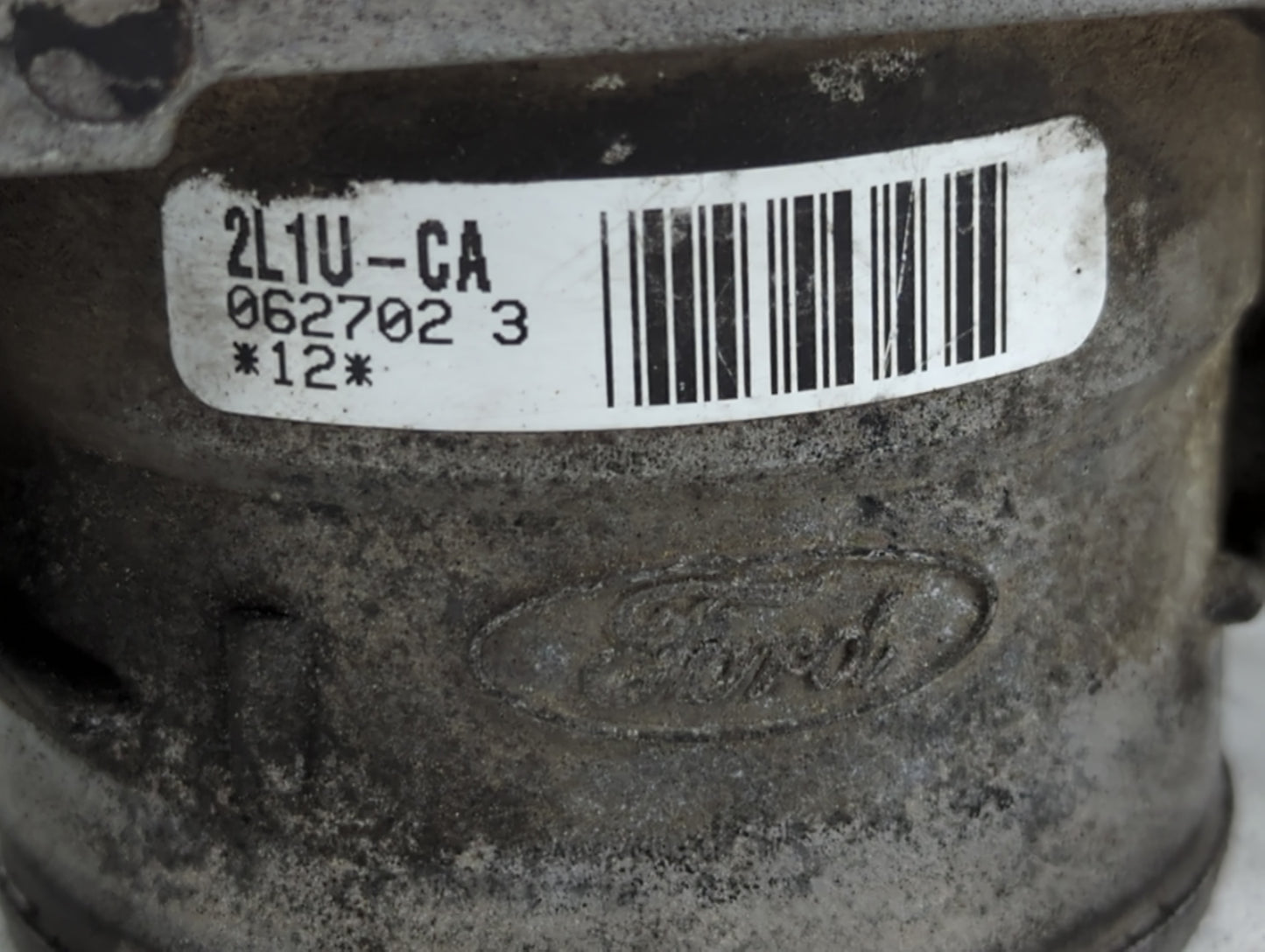 2003 Ford Expedition Throttle Body P/N:2L1U-CA Fits Fits 2000 2001 2002 2004 OEM Used Auto Parts - Oemusedautoparts1.com