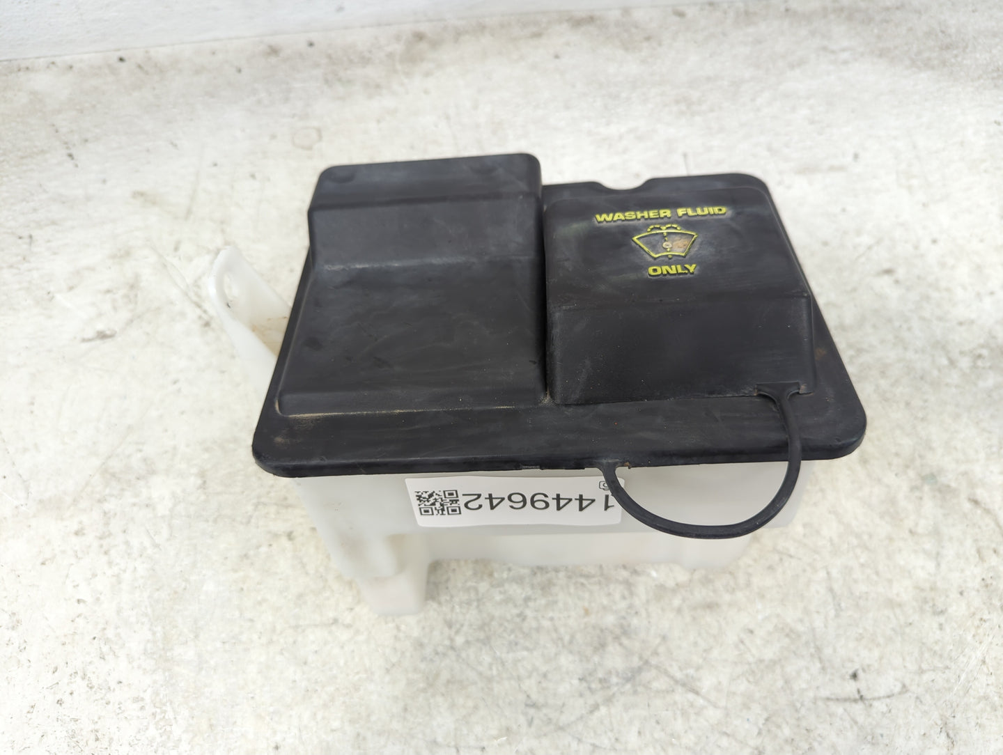 2003 Ford Expedition Radiator Coolant Overflow Expansion Tank Bottle 1449642 - Oemusedautoparts1.com