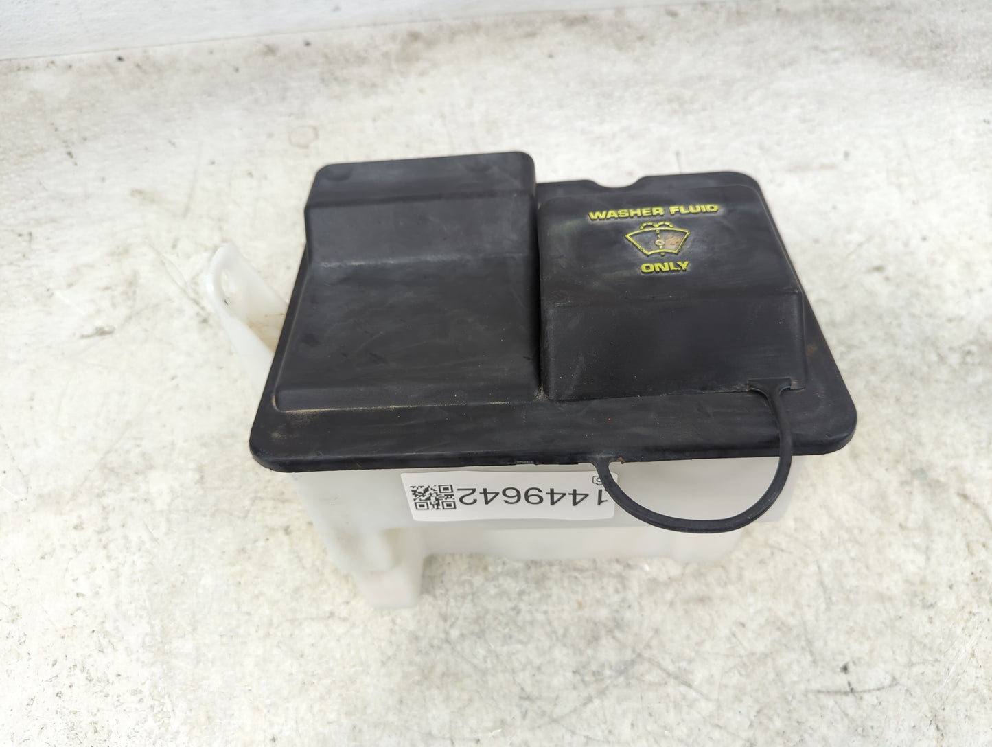 2003 Ford Expedition Radiator Coolant Overflow Expansion Tank Bottle 1449642 - Oemusedautoparts1.com