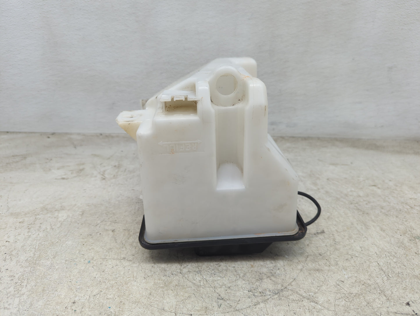2003 Ford Expedition Radiator Coolant Overflow Expansion Tank Bottle 1449642 - Oemusedautoparts1.com