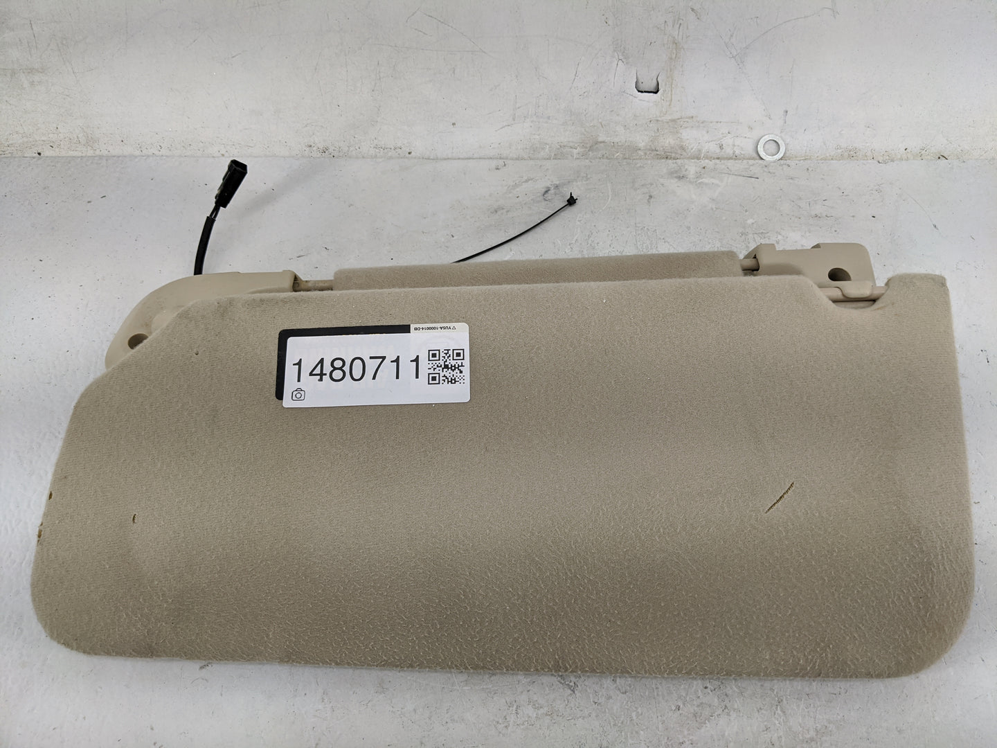 2003 Ford Expedition Sun Visor Shade Replacement Passenger Right Mirror Fits OEM Used Auto Parts - Oemusedautoparts1.com