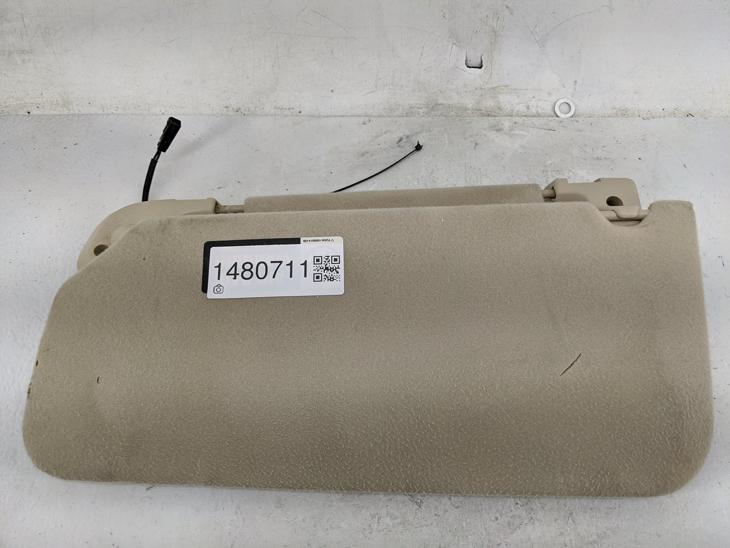 2003 Ford Expedition Sun Visor Shade Replacement Passenger Right Mirror Fits OEM Used Auto Parts - Oemusedautoparts1.com