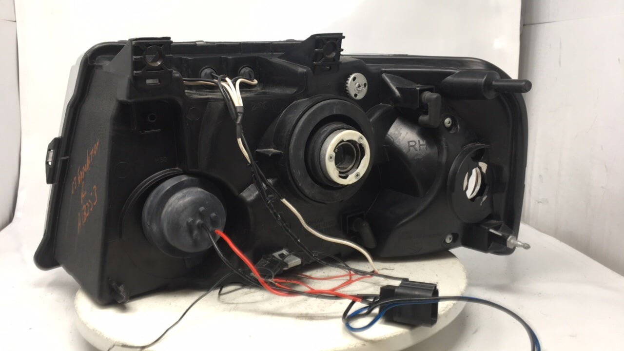 2003 Ford Expedition Passenger Right Oem Head Light Headlight Lamp 22021 - Oemusedautoparts1.com