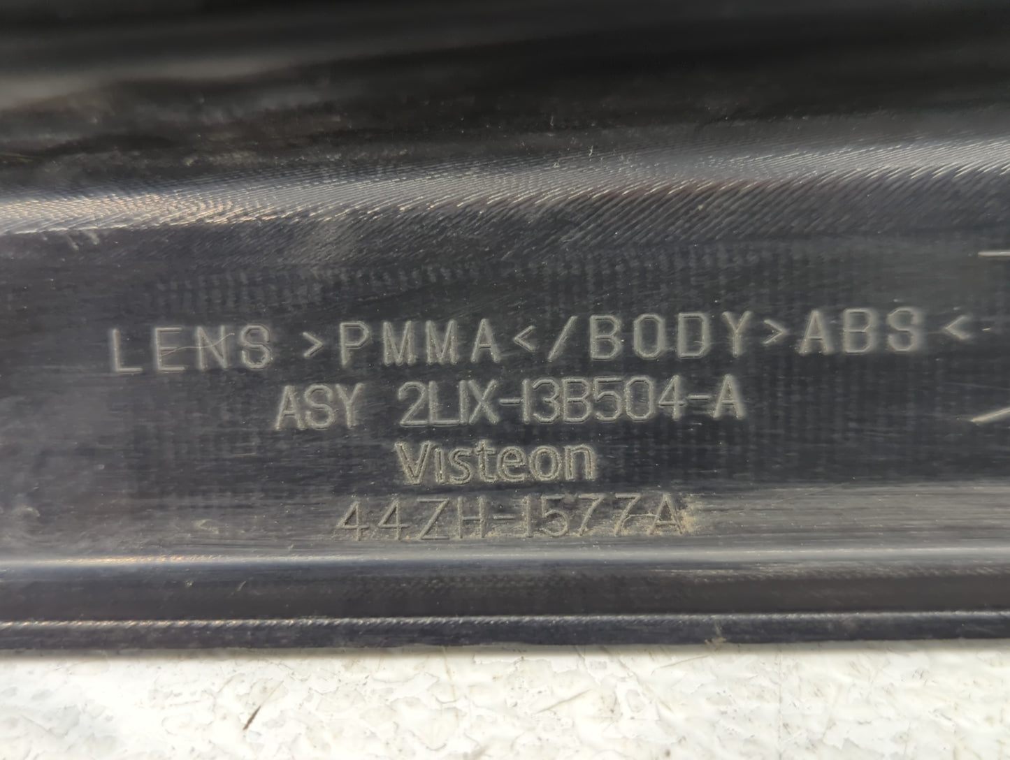 2003-2006 Ford Expedition Tail Light Assembly Passenger Right OEM P/N:2L1X-13B504-A Fits Fits 2003 2004 2005 2006 OEM Used A