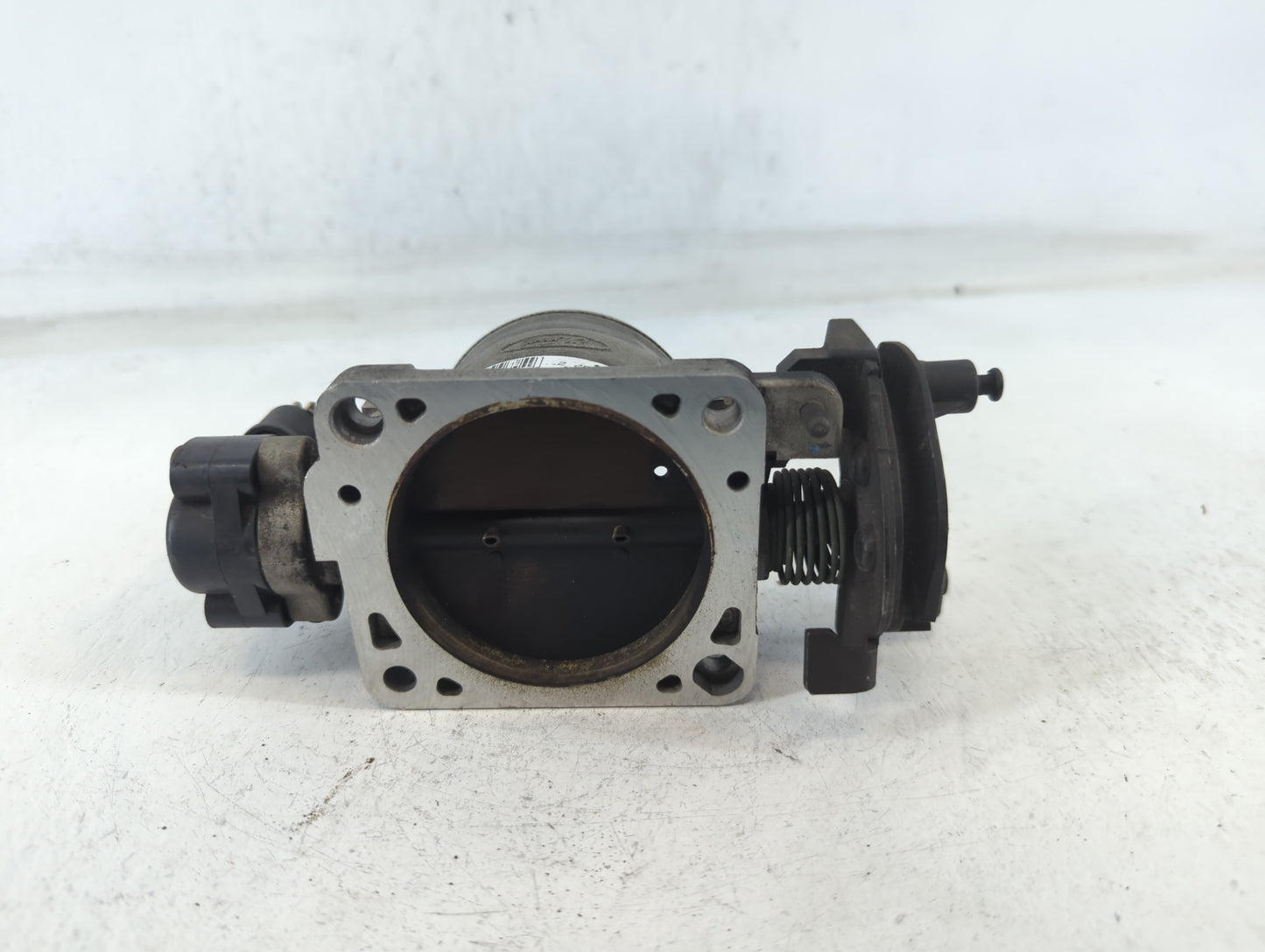 2003 Ford Expedition Throttle Body P/N:072702 2 Fits Fits 2000 2001 2002 2004 OEM Used Auto Parts - Oemusedautoparts1.com