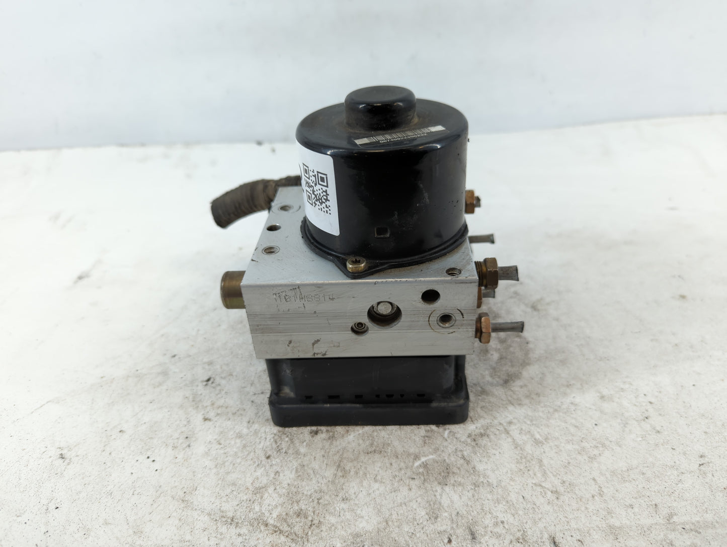 2003 Ford Expedition ABS Pump Control Module Replacement P/N:2L14-2C346-AM Fits OEM Used Auto Parts - Oemusedautoparts1.com