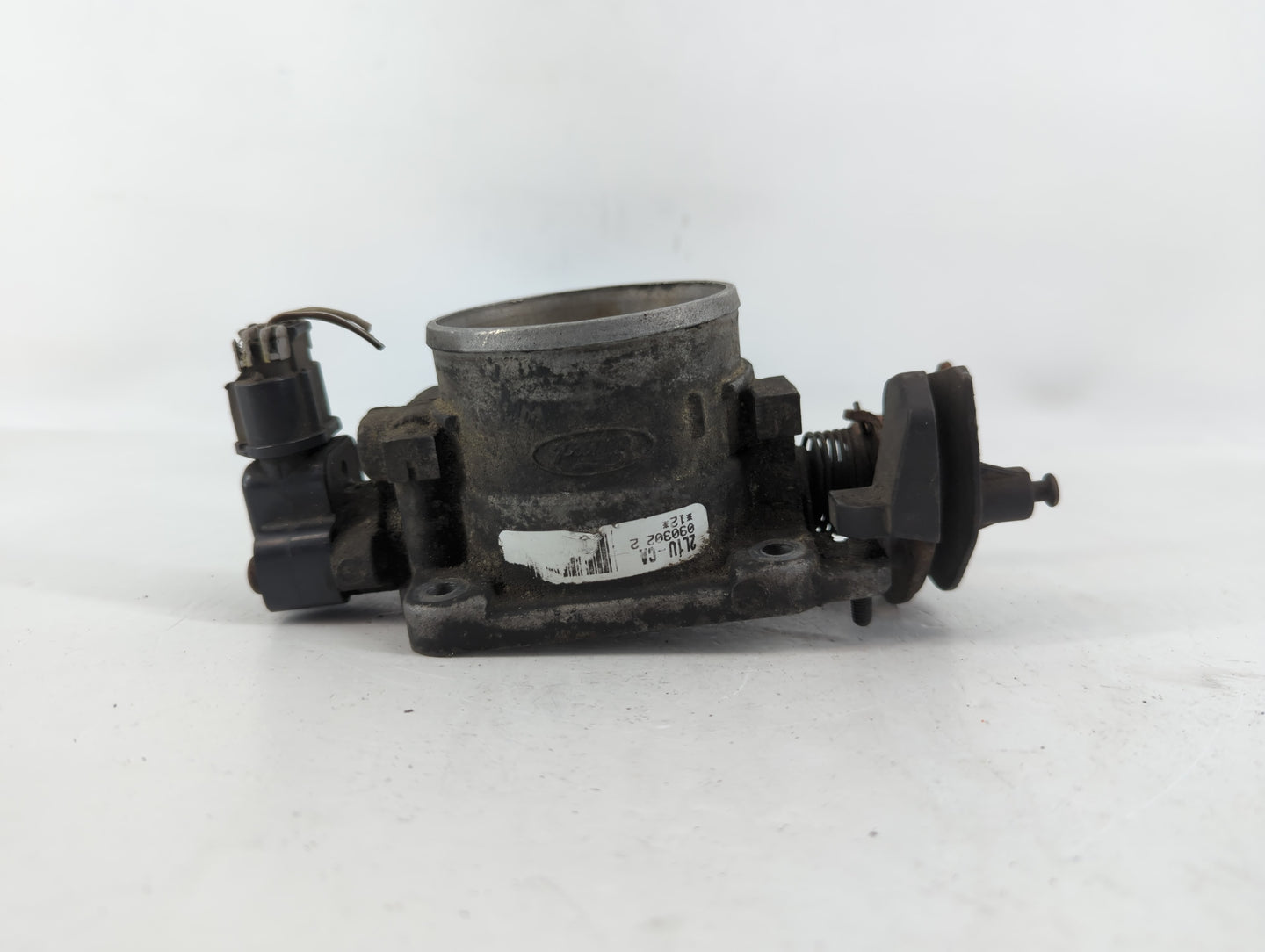 2003 Ford Expedition Throttle Body P/N:090302 2 2L1U-CA Fits Fits 2000 2001 2002 2004 OEM Used Auto Parts - Oemusedautoparts