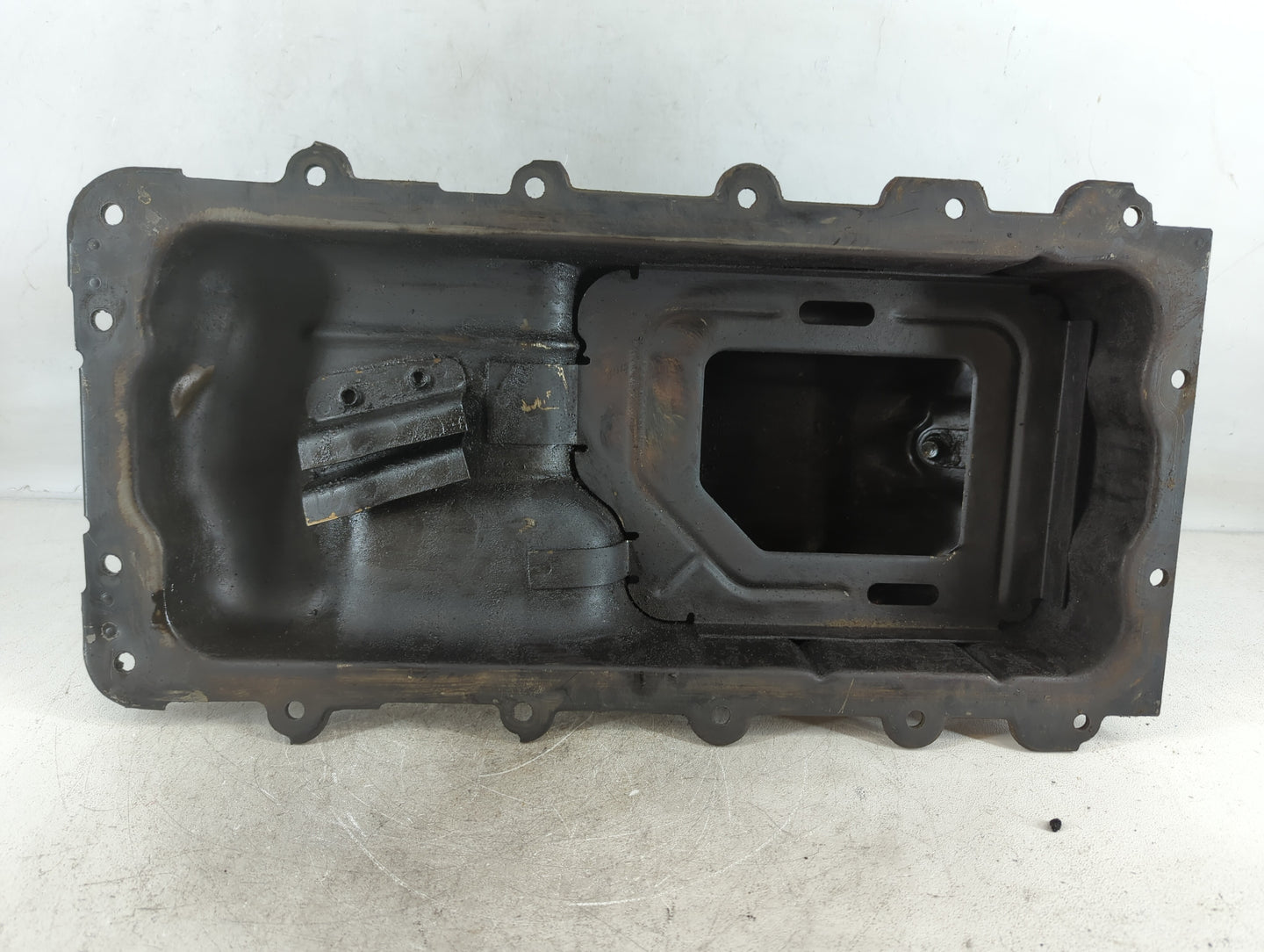2003-2008 Ford Expedition Engine Oil Pan P/N:F55E-6A674-BA Fits Fits 2003 2004 2005 2006 2007 2008 OEM Used Auto Parts - Oem