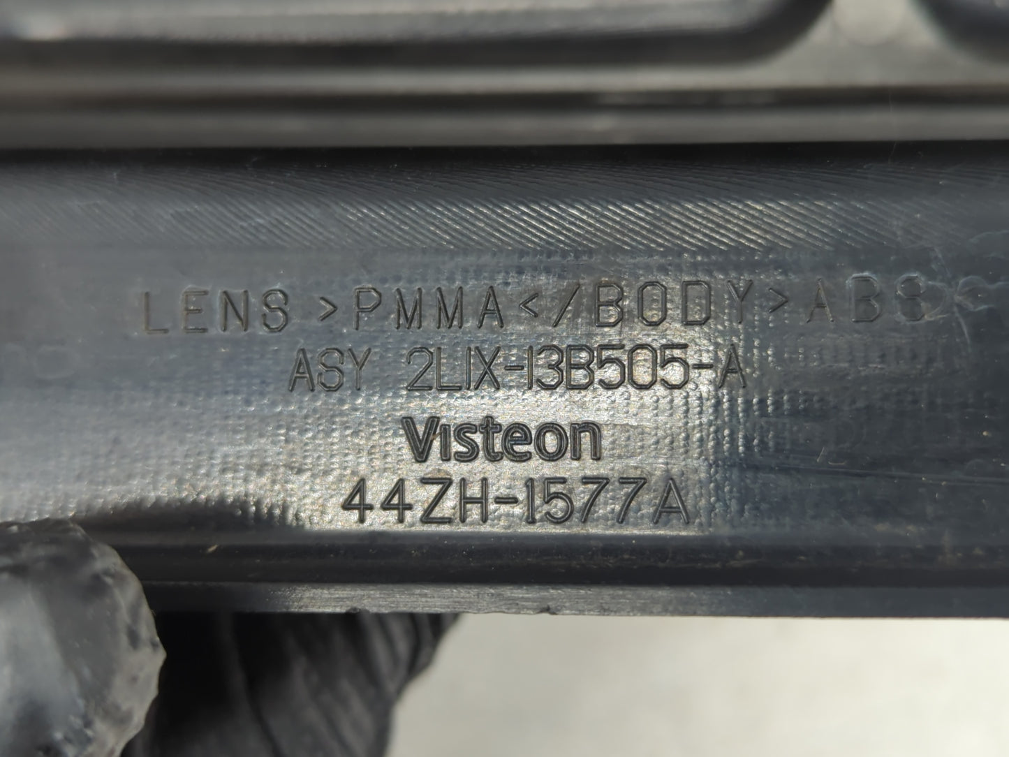 2003 Ford Expedition Tail Light Assembly Driver Left OEM P/N:44ZH-1577A Fits OEM Used Auto Parts - Oemusedautoparts1.com