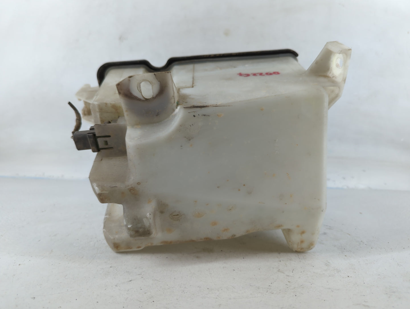 2003-2006 Ford Expedition Radiator Coolant Overflow Expansion Tank Bottle 818329 - Oemusedautoparts1.com