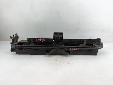 2003 Ford Expedition Spare Scissor Car Jack - Oemusedautoparts1.com