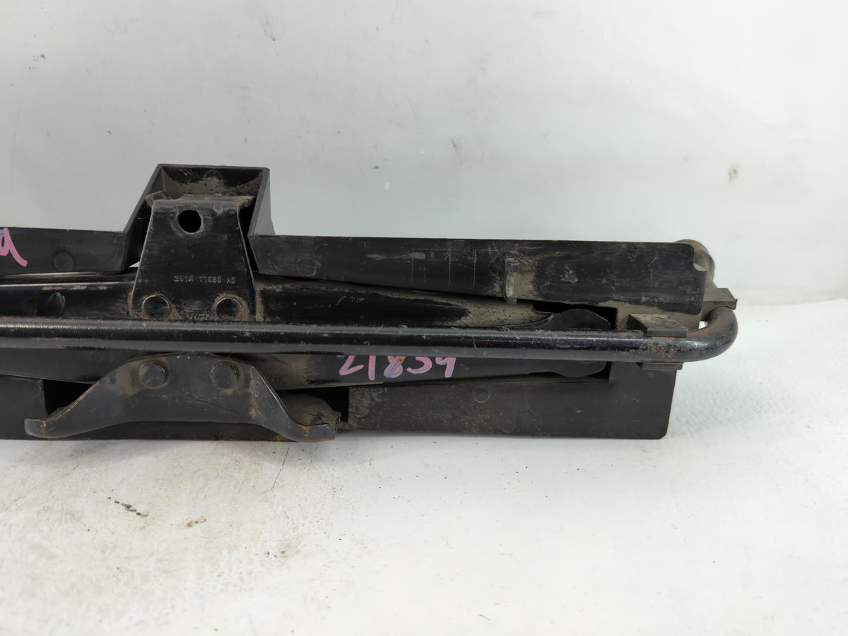 2003 Ford Expedition Spare Scissor Car Jack - Oemusedautoparts1.com