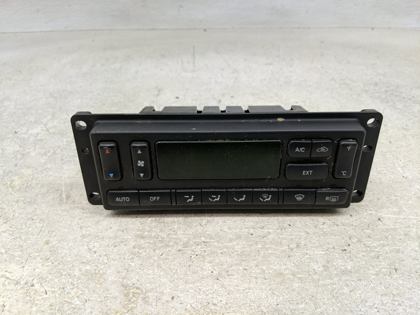 2003 Ford Expedition Climate Control Module Temperature AC/Heater Replacement P/N:2L1H-18C612-AG Fits OEM Used Auto Parts - 