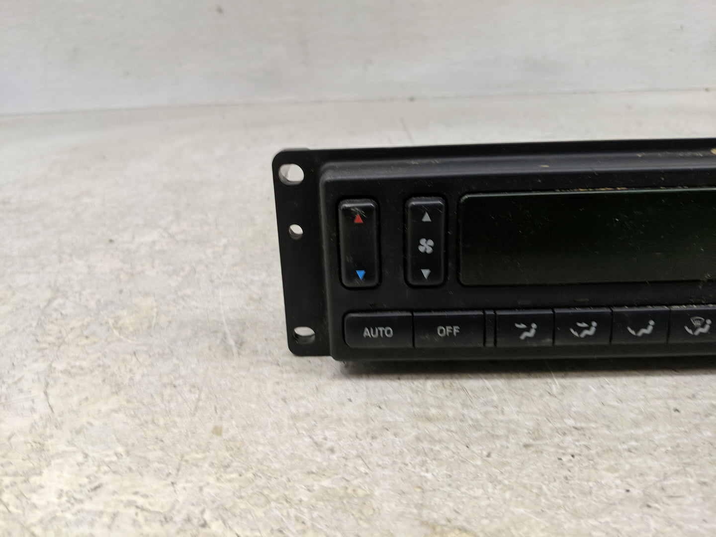 2003 Ford Expedition Climate Control Module Temperature AC/Heater Replacement P/N:2L1H-18C612-AG Fits OEM Used Auto Parts - 