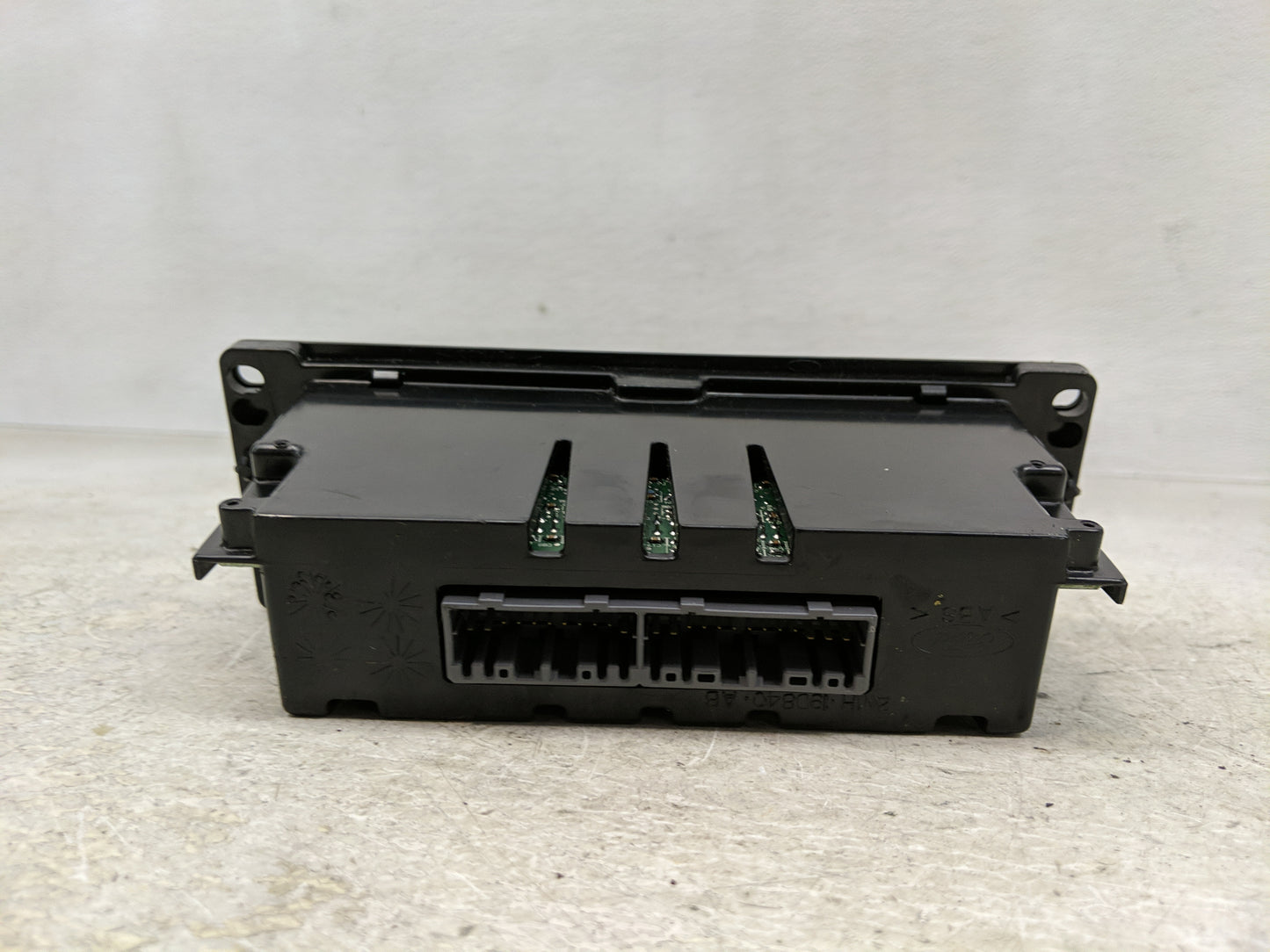 2003 Ford Expedition Climate Control Module Temperature AC/Heater Replacement P/N:2L1H-18C612-AG Fits OEM Used Auto Parts - 