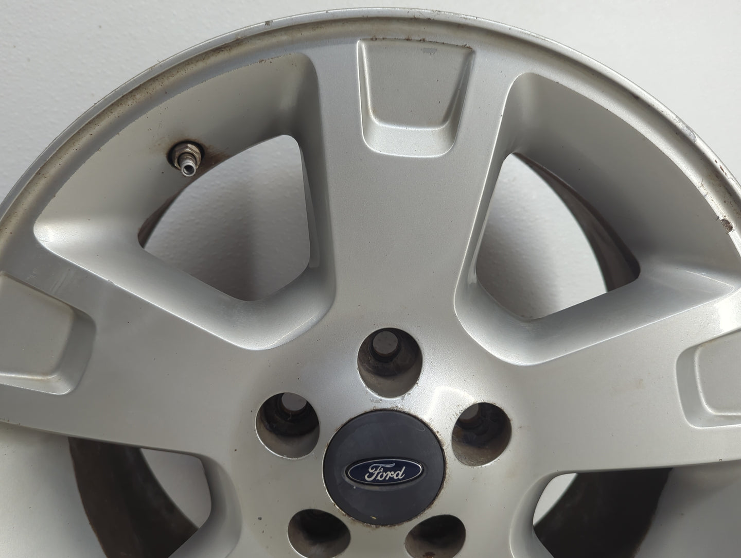 2002-2004 Ford Explorer Oem Wheel Rim - Oemusedautoparts1.com